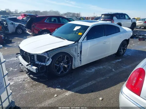 2C3CDXHG6HH614185 2017 DODGE CHARGER - Image 2