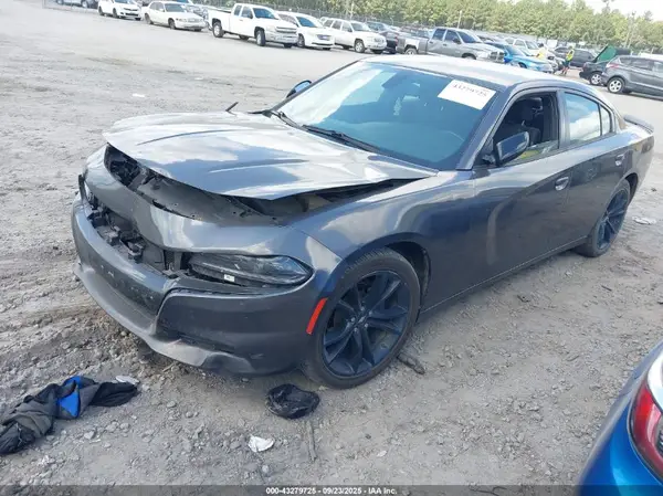 2C3CDXHG6HH667193 2017 DODGE CHARGER - Image 2