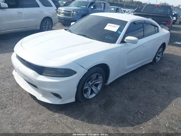 2C3CDXHG6JH133407 2018 DODGE CHARGER - Image 2