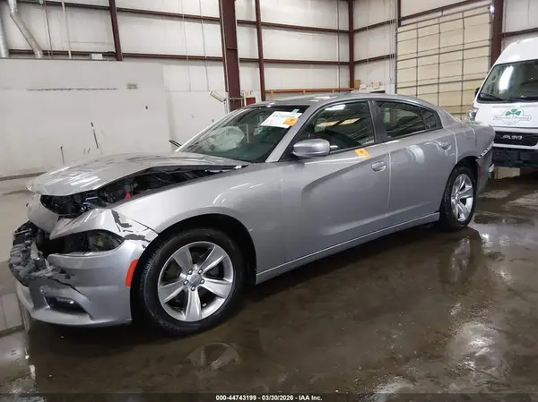 2C3CDXHG6JH152099 2018 DODGE CHARGER - Image 2