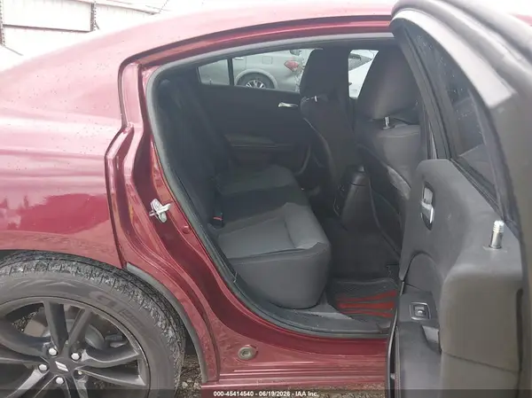 2C3CDXHG6JH164110 2018 DODGE CHARGER - Image 8