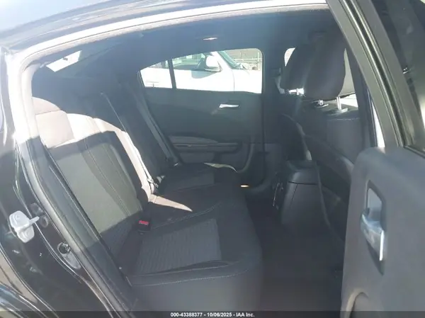 2C3CDXHG6JH174345 2018 DODGE CHARGER - Image 8