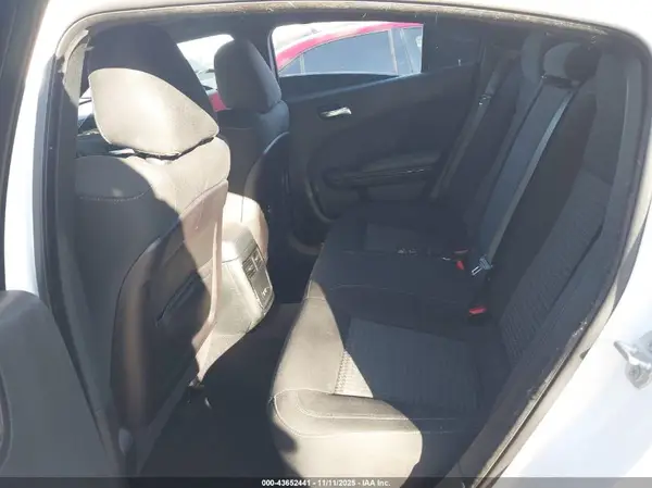 2C3CDXHG6KH725911 2019 DODGE CHARGER - Image 8