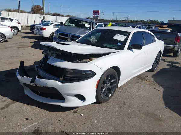 2C3CDXHG6PH547635 2023 DODGE CHARGER - Image 2