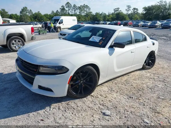 2C3CDXHG7JH139653 2018 DODGE CHARGER - Image 2