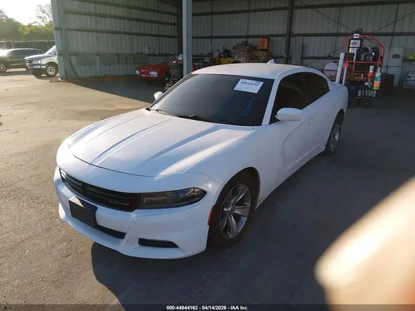 2C3CDXHG7JH156677 2018 DODGE CHARGER - Image 2