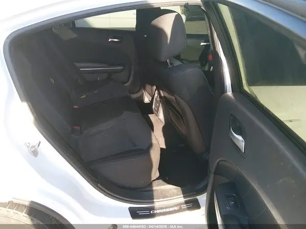 2C3CDXHG7JH156677 2018 DODGE CHARGER - Image 8