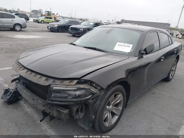 2C3CDXHG7JH162804 2018 DODGE CHARGER - Image 2