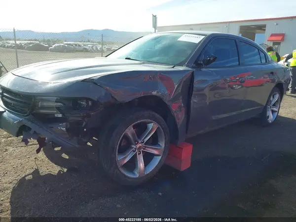 2C3CDXHG7JH164102 2018 DODGE CHARGER - Image 2