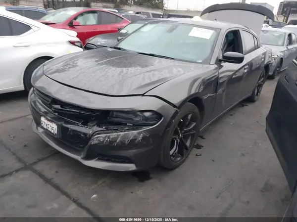 2C3CDXHG7JH197231 2018 DODGE CHARGER - Image 2