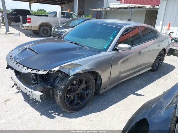 2C3CDXHG7JH203058 2018 DODGE CHARGER - Image 2