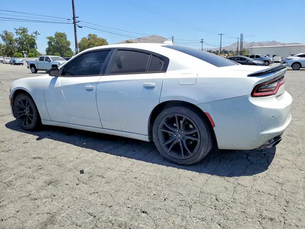 2C3CDXHG7JH306996 2018 DODGE CHARGER - Image 2