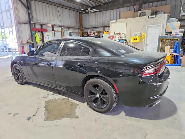 2C3CDXHG7JH328657 2018 DODGE CHARGER - Image 2