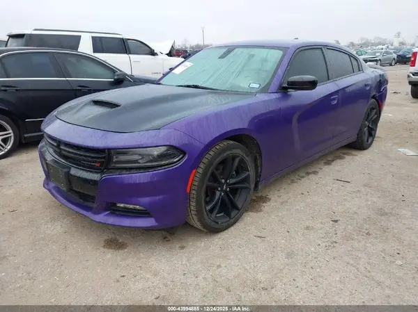 2C3CDXHG7JH335737 2018 DODGE CHARGER - Image 2