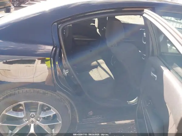 2C3CDXHG7PH626652 2023 DODGE CHARGER - Image 8