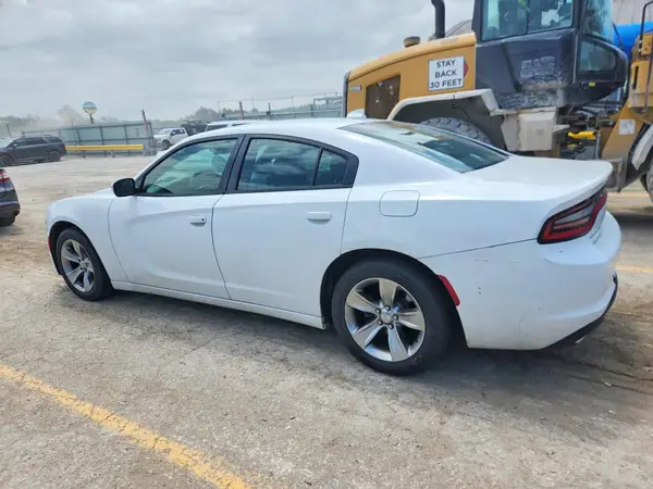 2C3CDXHG8GH178499 2016 DODGE CHARGER - Image 2