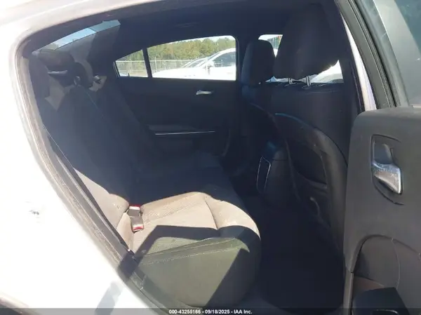 2C3CDXHG8HH562686 2017 DODGE CHARGER - Image 8