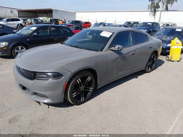 2C3CDXHG8JH125826 2018 DODGE CHARGER - Image 2