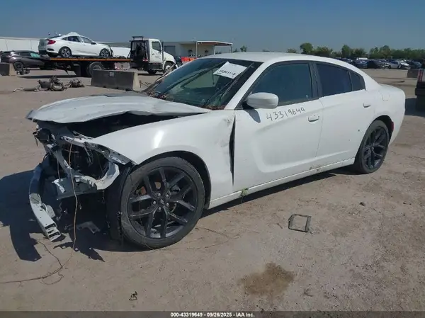 2C3CDXHG8JH135482 2018 DODGE CHARGER - Image 2