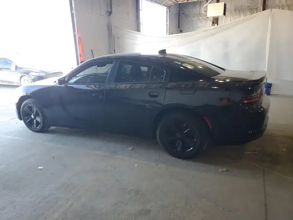 2C3CDXHG8JH215817 2018 DODGE CHARGER - Image 2