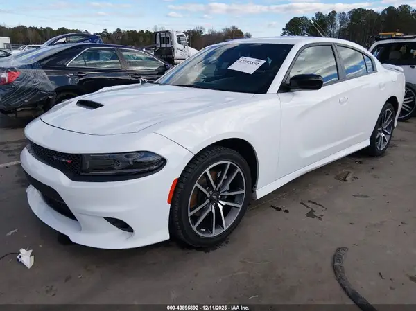 2C3CDXHG8PH580331 2023 DODGE CHARGER - Image 2