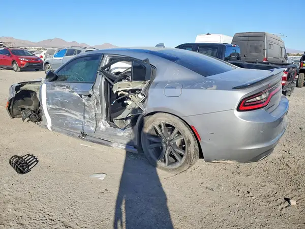 2C3CDXHG9JH119064 2018 DODGE CHARGER - Image 2