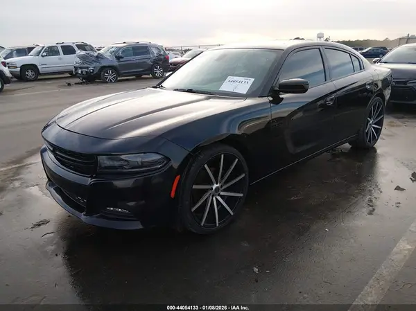 2C3CDXHG9JH176204 2018 DODGE CHARGER - Image 2