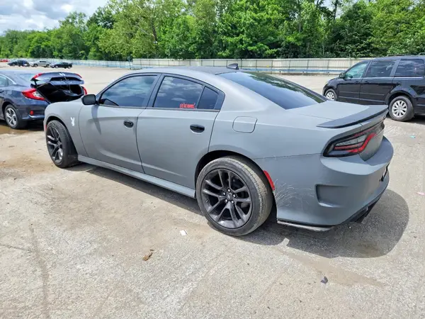 2C3CDXHG9JH200985 2018 DODGE CHARGER - Image 2