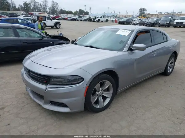 2C3CDXHG9JH215809 2018 DODGE CHARGER - Image 2