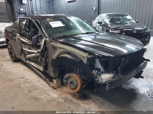 2C3CDXHG9JH337683 2018 DODGE CHARGER - Image 1