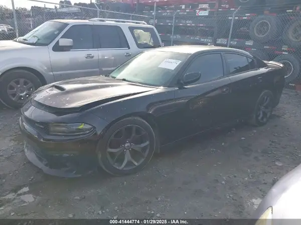 2C3CDXHG9KH527260 2019 DODGE CHARGER - Image 2