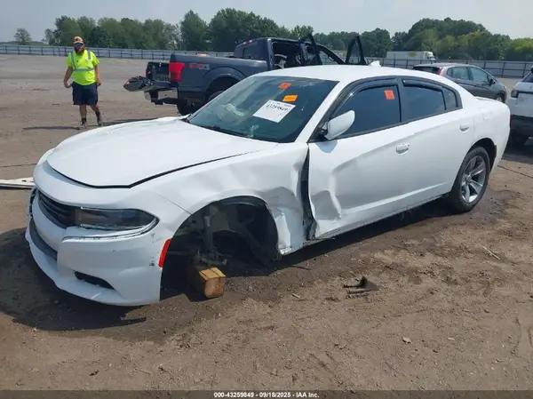 2C3CDXHGXGH214970 2016 DODGE CHARGER - Image 2