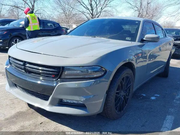2C3CDXJG1JH323979 2018 DODGE CHARGER - Image 2