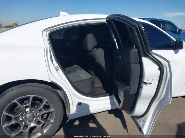 2C3CDXJG4HH596375 2017 DODGE CHARGER - Image 8