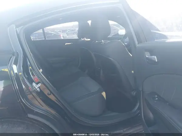 2C3CDXJG7JH237205 2018 DODGE CHARGER - Image 8