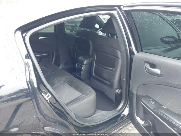 2C3CDXJGXKH757982 2019 DODGE CHARGER - Image 8