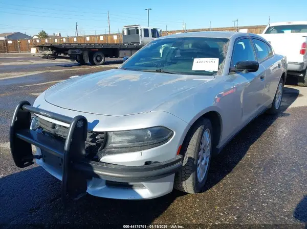 2C3CDXKT0JH330028 2018 DODGE CHARGER - Image 2