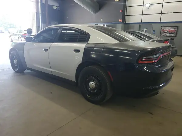 2C3CDXKT2JH330418 2018 DODGE CHARGER - Image 2