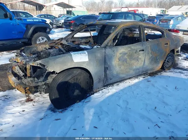 2C3CDXKT2KH726981 2019 DODGE CHARGER - Image 2