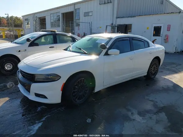2C3CDXKT3KH582261 2019 DODGE CHARGER - Image 2