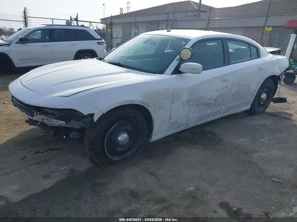 2C3CDXKT4JH181106 2018 DODGE CHARGER - Image 2