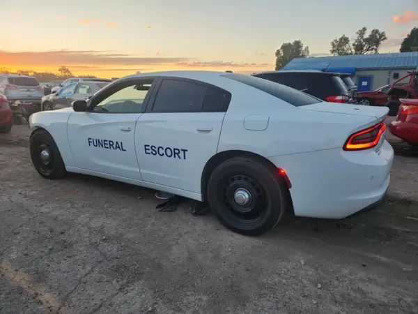 2C3CDXKT5JH181101 2018 DODGE CHARGER - Image 2