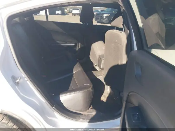 2C3CDXKT5KH639768 2019 DODGE CHARGER - Image 8