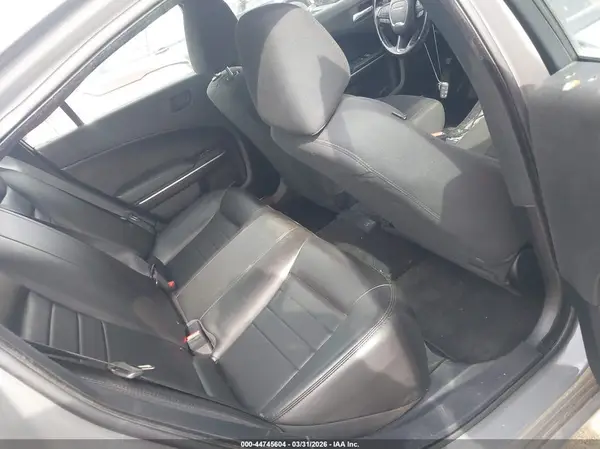 2C3CDXKTXKH686472 2019 DODGE CHARGER - Image 8