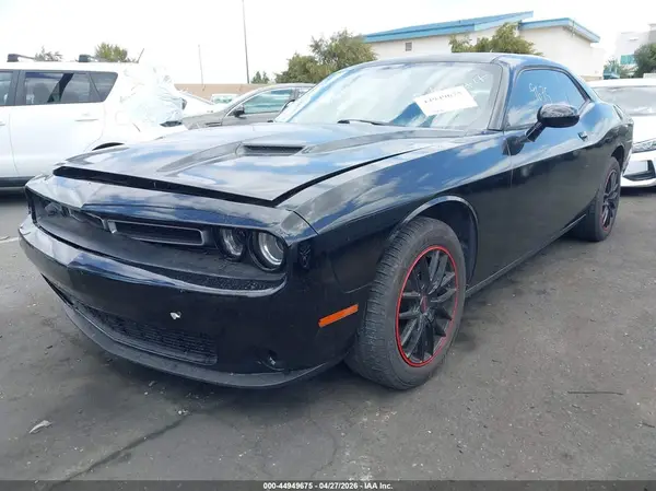 2C3CDZAG0GH136639 2016 DODGE CHALLENGER - Image 2