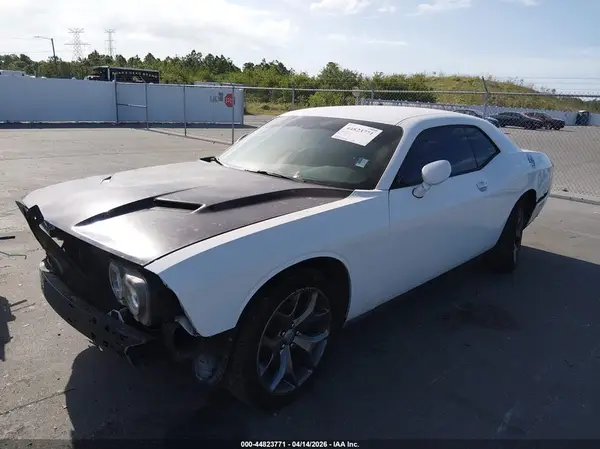 2C3CDZAG0GH153053 2016 DODGE CHALLENGER - Image 2