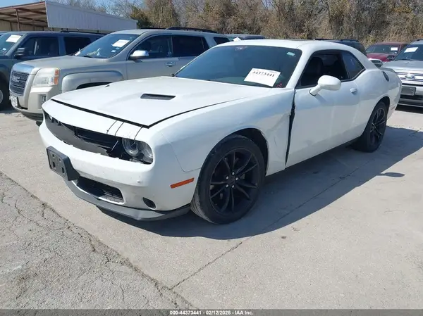 2C3CDZAG0GH166188 2016 DODGE CHALLENGER - Image 2