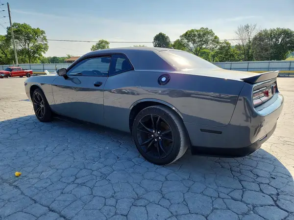 2C3CDZAG0JH120593 2018 DODGE CHALLENGER - Image 2