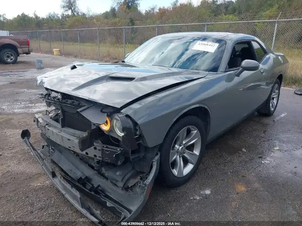 2C3CDZAG0JH131237 2018 DODGE CHALLENGER - Image 2