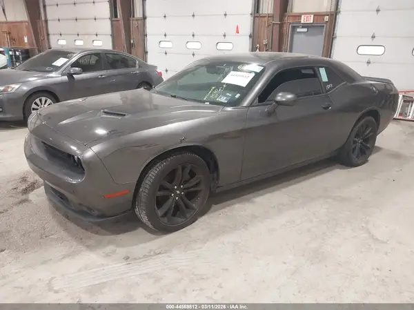 2C3CDZAG0JH161855 2018 DODGE CHALLENGER - Image 2